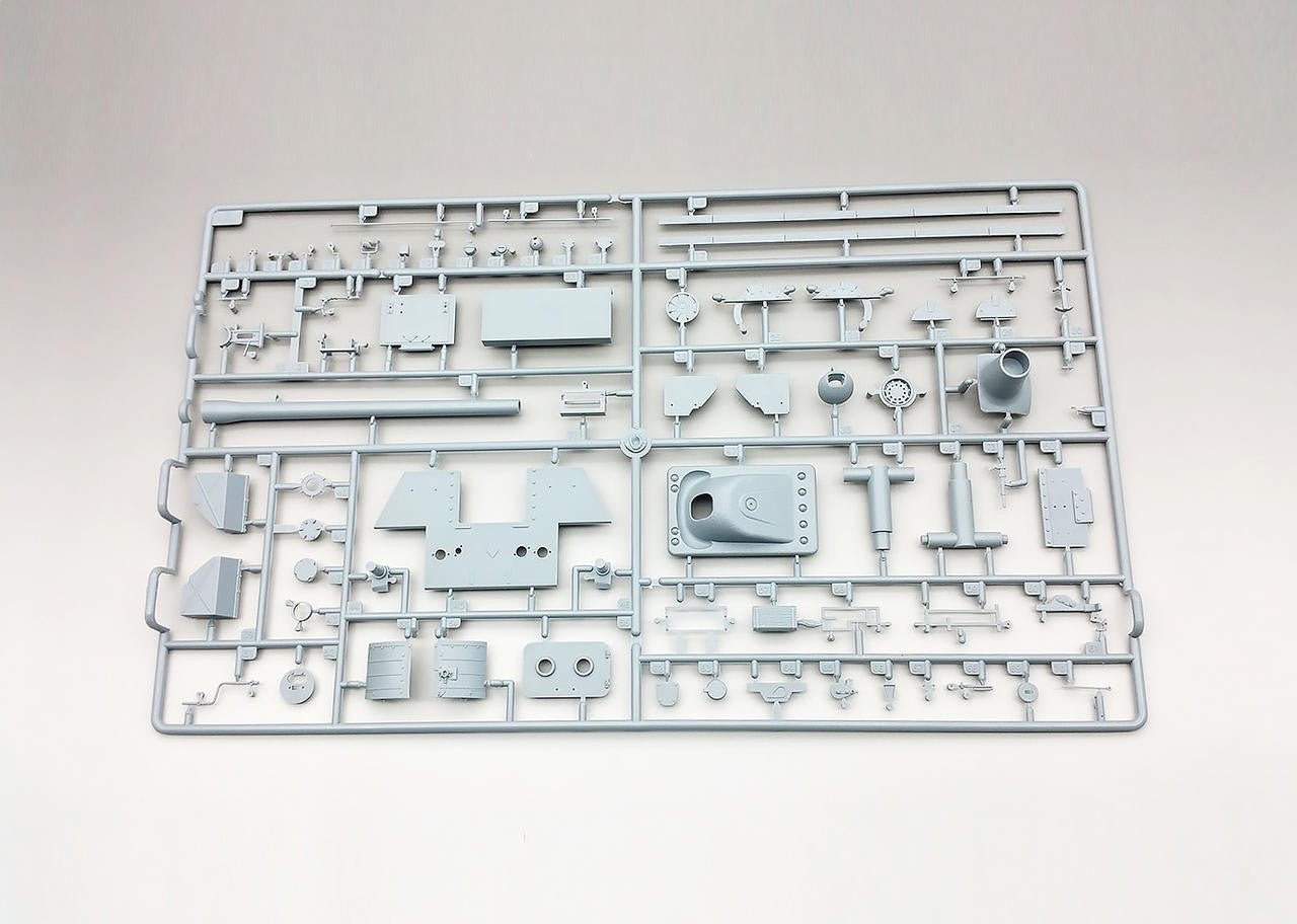 Amusing Hobby 1:35 Pz.Kpfw. Panther II Plastic Model Kit - Battle Born Hobby