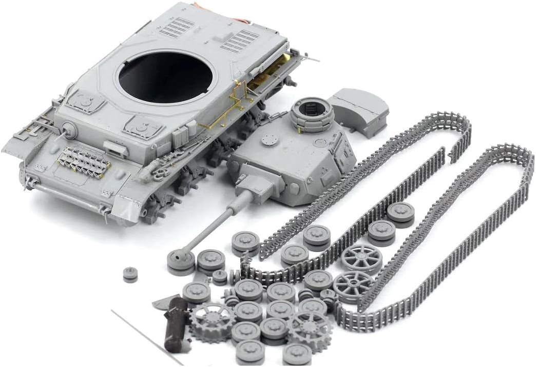 Border Model 1:35 Panzer Pz.Kpfw. IV Ausf. F2 & G (2-in-1) Plastic Model Kit - Battle Born Hobby