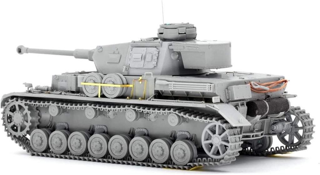 Border Model 1:35 Panzer Pz.Kpfw. IV Ausf. F2 & G (2-in-1) Plastic Model Kit - Battle Born Hobby
