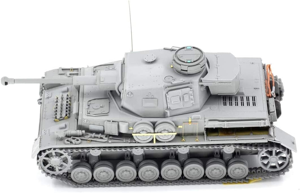Border Model 1:35 Panzer Pz.Kpfw. IV Ausf. F2 & G (2-in-1) Plastic Model Kit - Battle Born Hobby