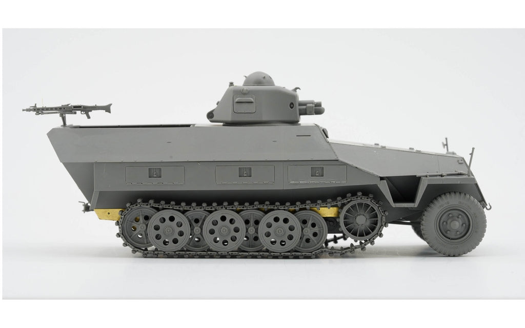 Border Model 1:35 Sd.Kfz. 251 Ausf. D with R35 Turret Plastic Model Kit - Battle Born Hobby