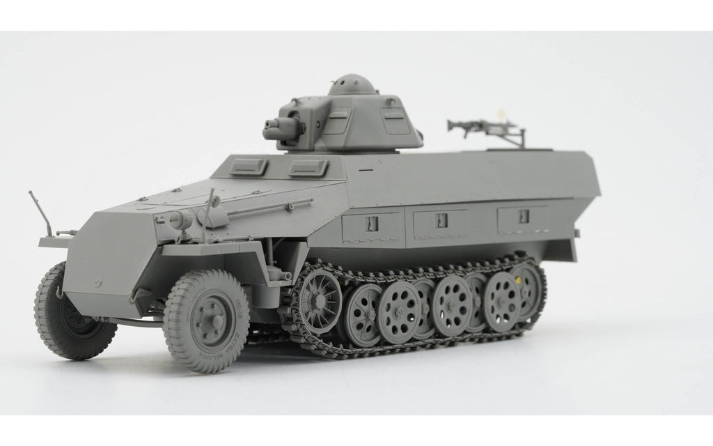 Border Model 1:35 Sd.Kfz. 251 Ausf. D with R35 Turret Plastic Model Kit - Battle Born Hobby