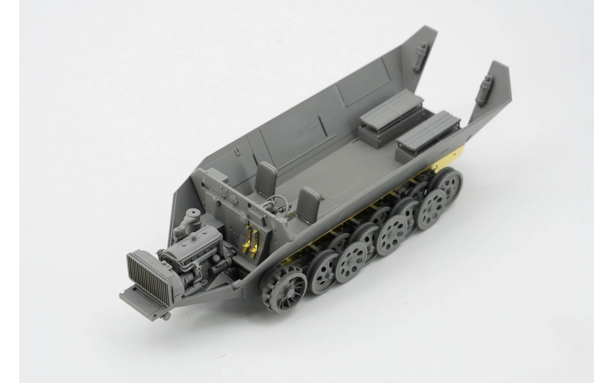 Border Model 1:35 Sd.Kfz. 251 Ausf. D with R35 Turret Plastic Model Kit - Battle Born Hobby