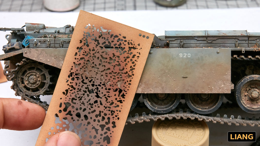 Liang Weathering Airbrush Stencils 0001 airbrush application on scale model armor